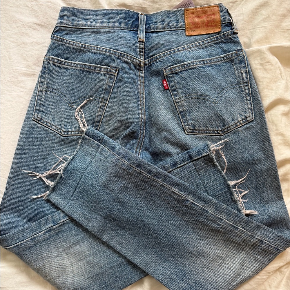 Levi's Distressed Wedgie jean